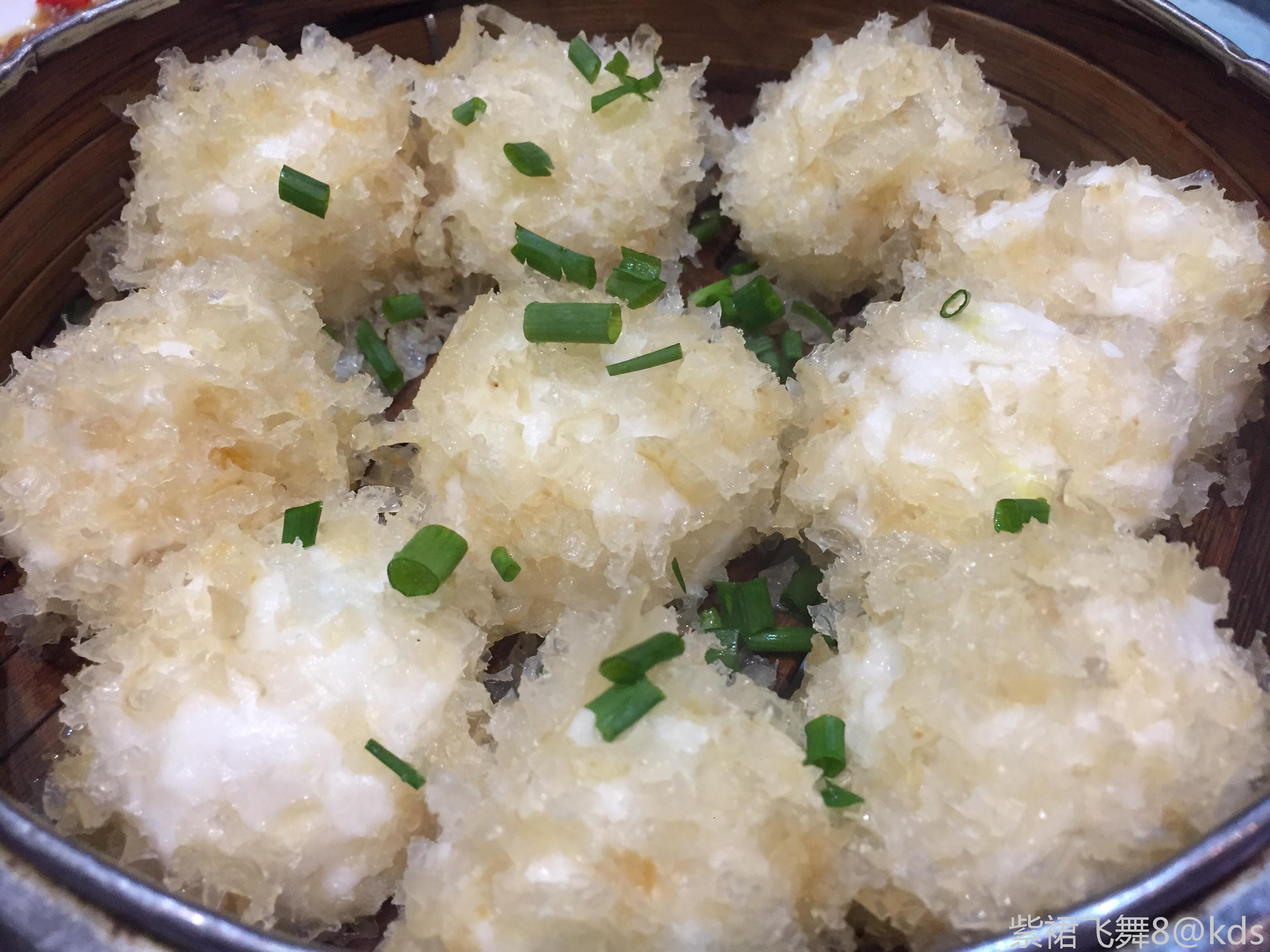 宴球:浙江海宁长安镇传统名菜 鲜美的鱼球外裹油炸肉皮屑,完美