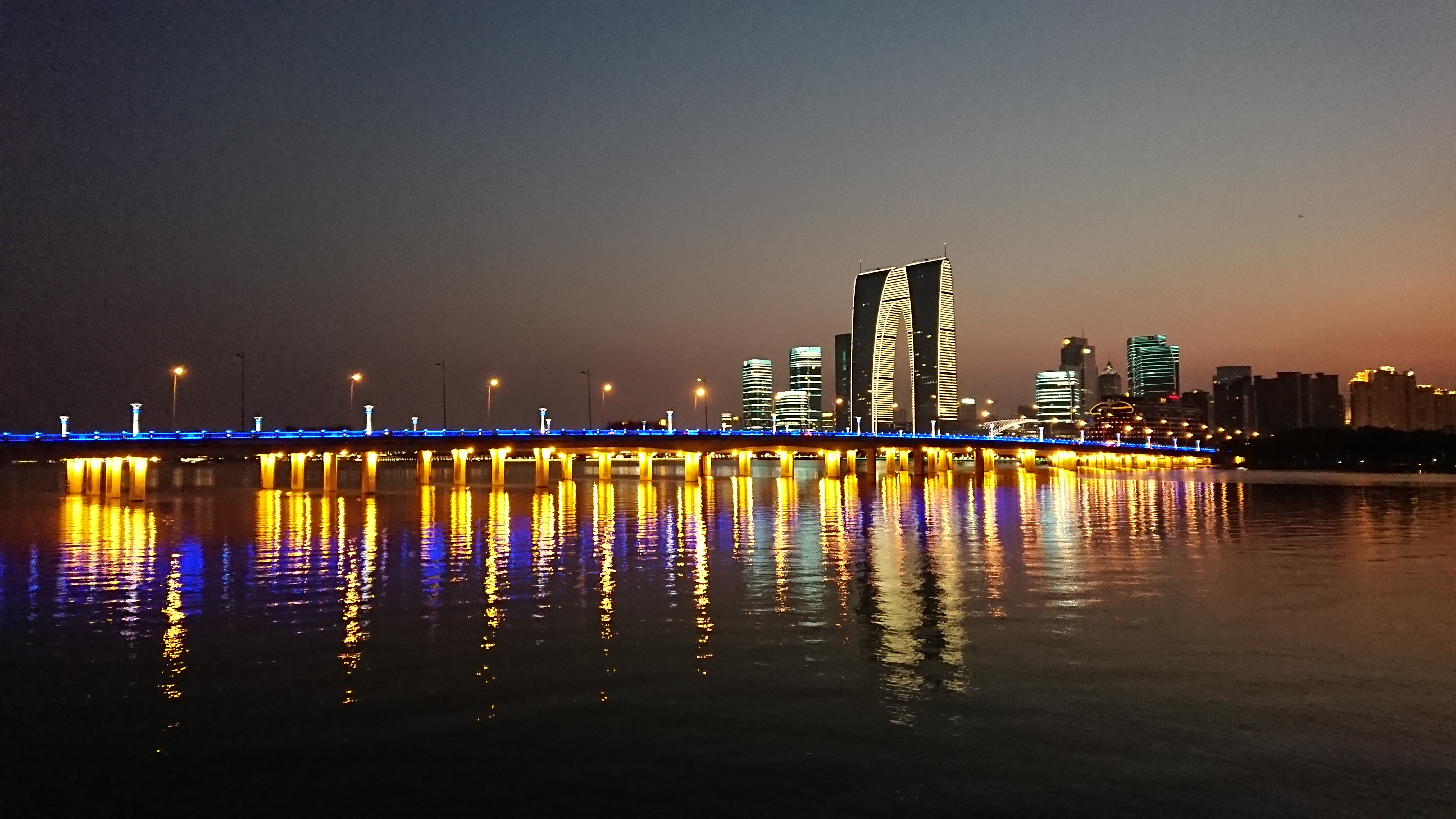 苏州金鸡湖景区夜景图片