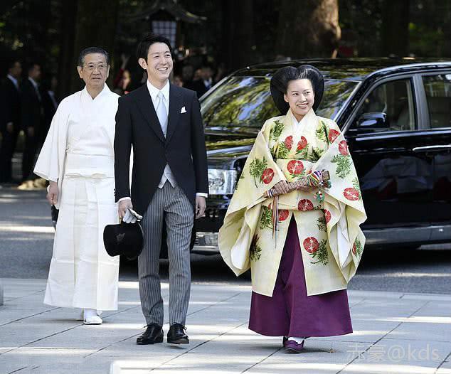 日本绚子公主东京举行大婚,着传统服饰下嫁平民,发型很抢镜