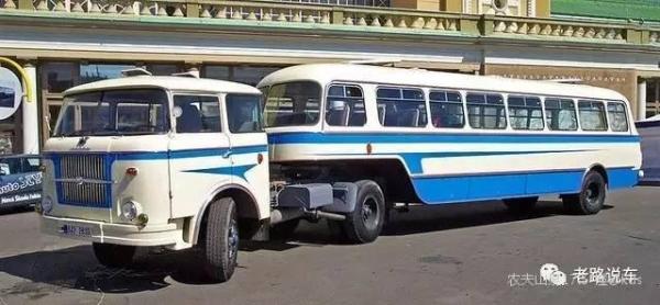 上世纪50年代最流行的公共交通方式——半挂公交车