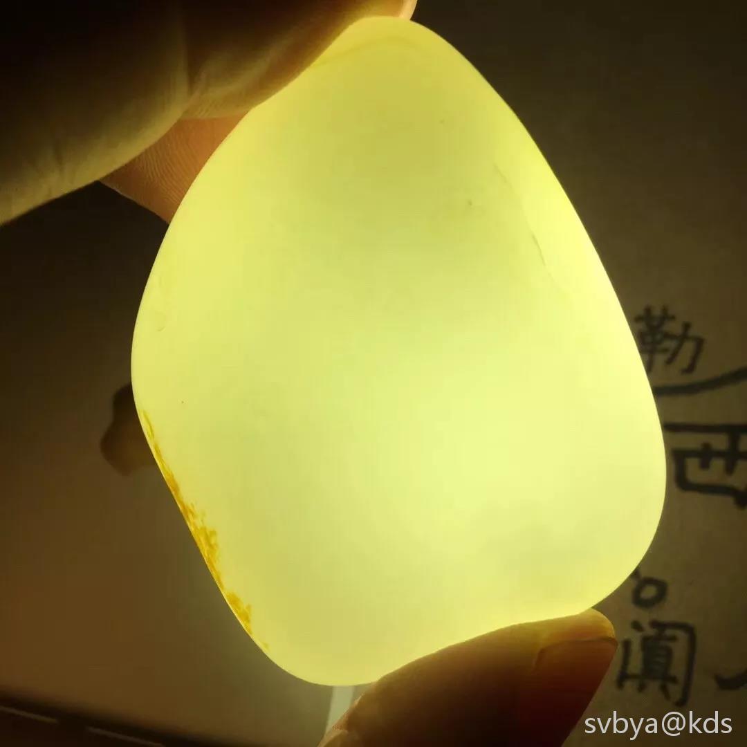 打灯看玉石,你的方法正确吗?