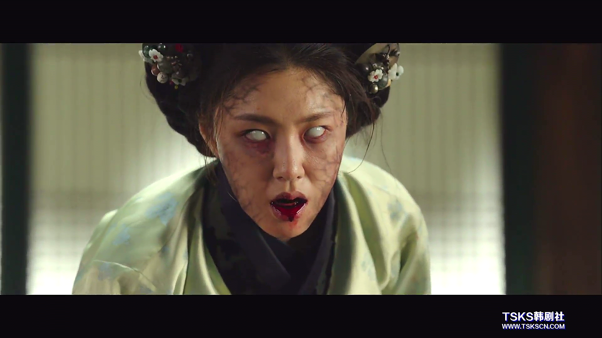 丧尸片《猖獗》里的美女