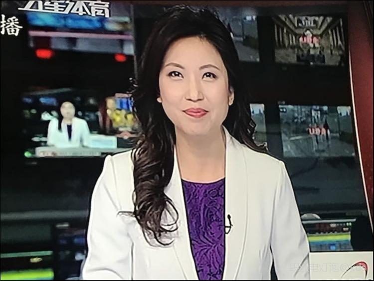 今天张博不站改主持了 美