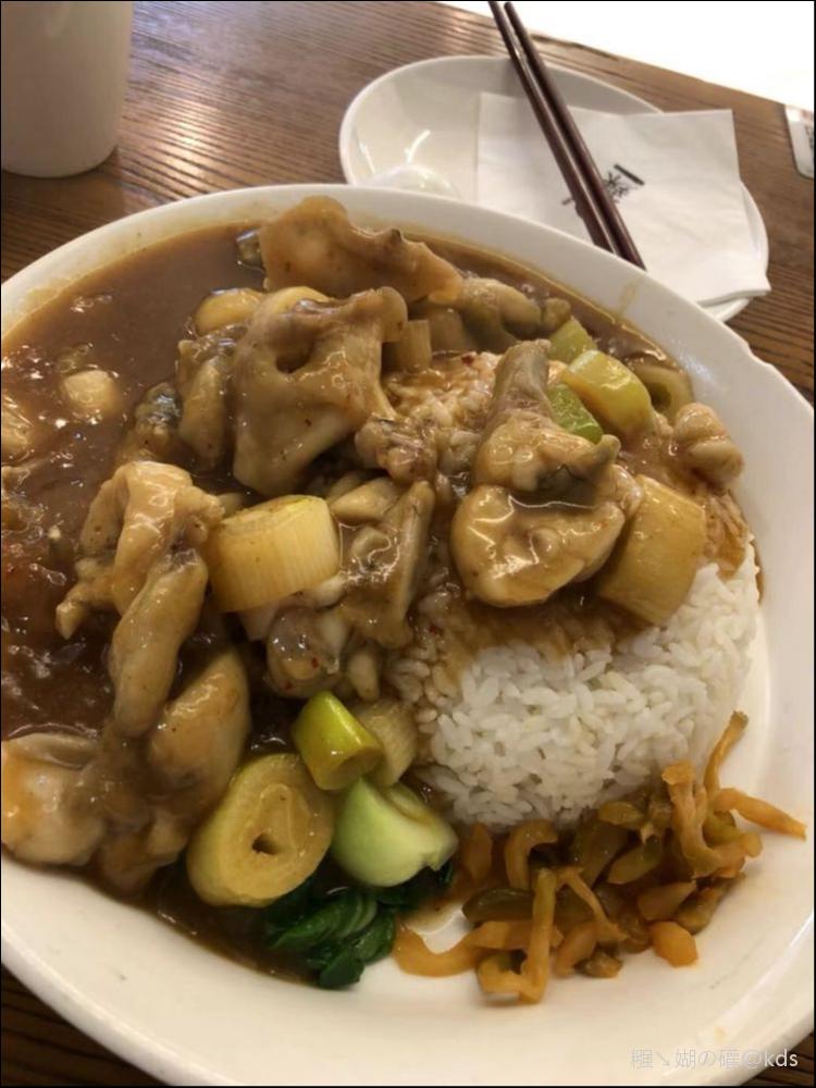 喜欢哈灵的牛蛙饭 可惜附近没有 只好吃这个牛蛙饭