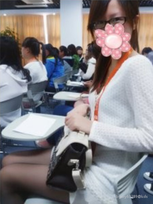 我姑奶奶的儿子的女儿,学软件工程的上海小姑