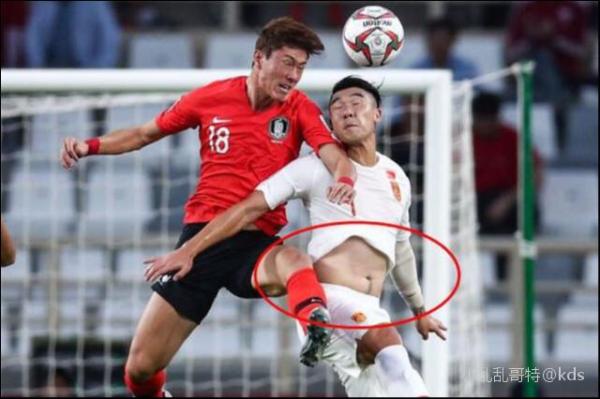 国足这么烂 为啥工资还这么高?