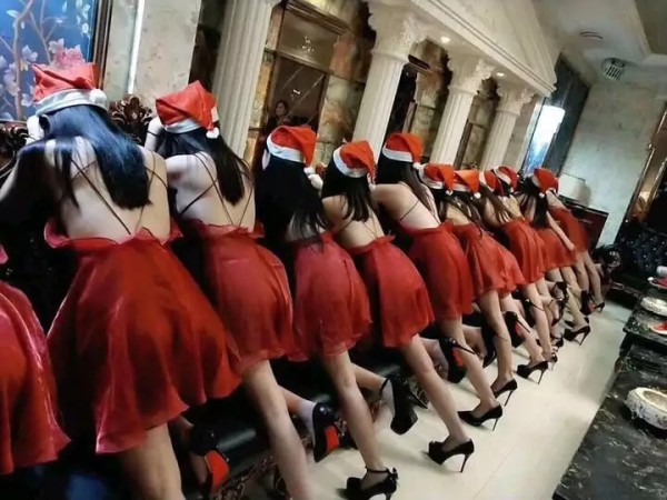 竟然有人送自己女友老婆去黑舞厅上班