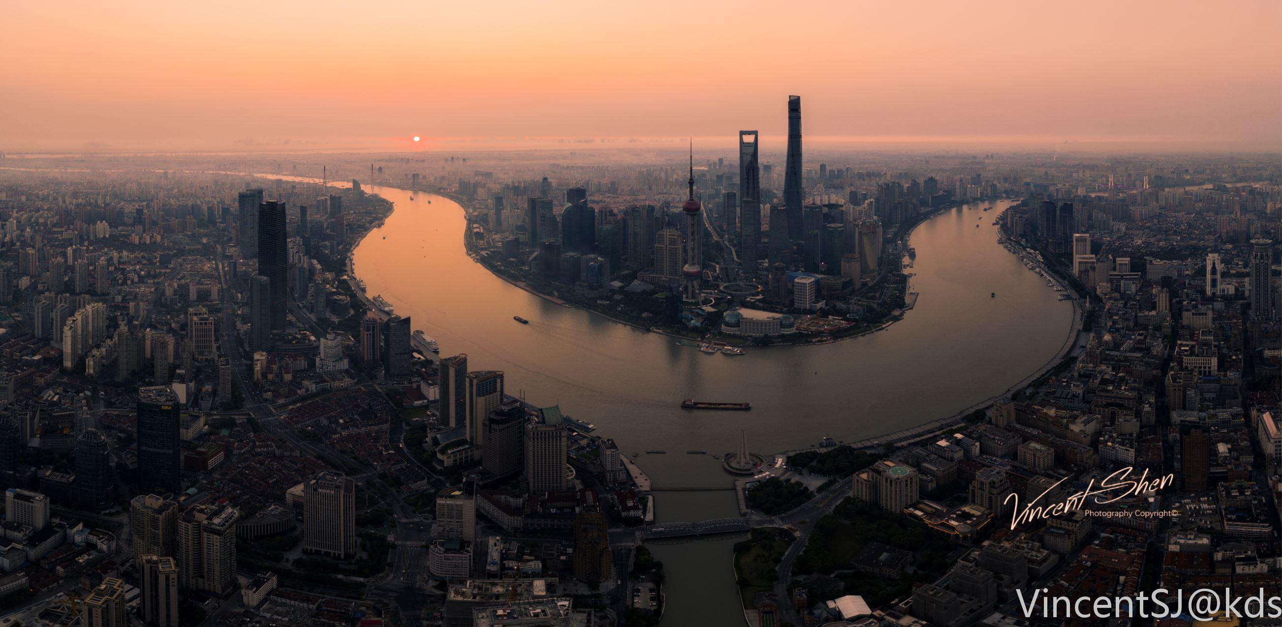 日出后的上海湾