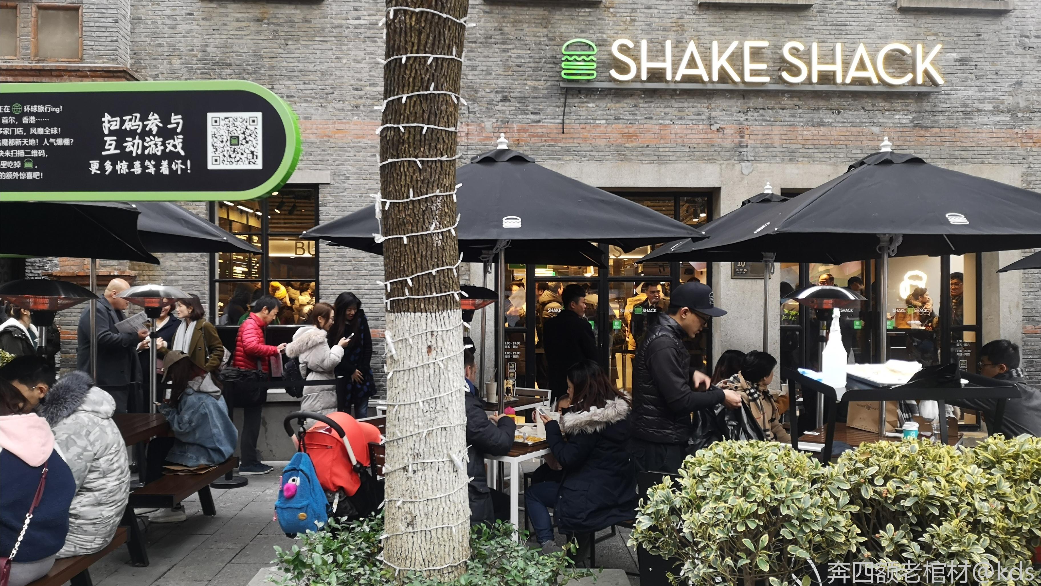 shake shack排队太吓人了.特地去了还是放弃了.