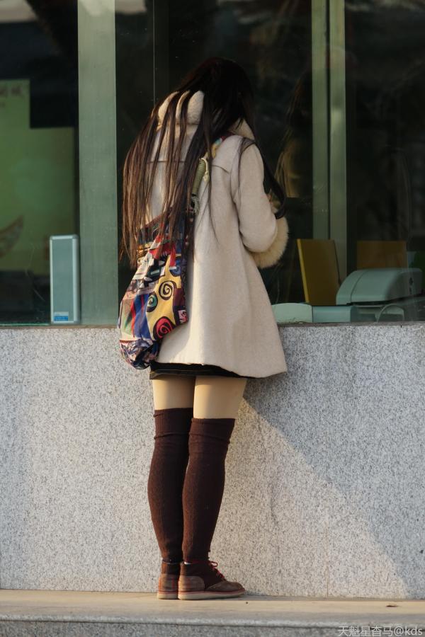 到处是身材高挑的山东大妞,在寒冷的北方,依然穿着短裙,实际上