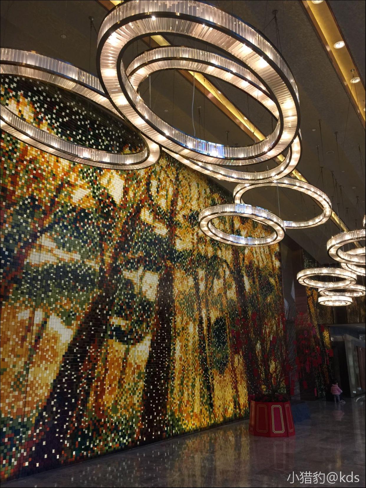 文华东方酒店的标志水晶墙