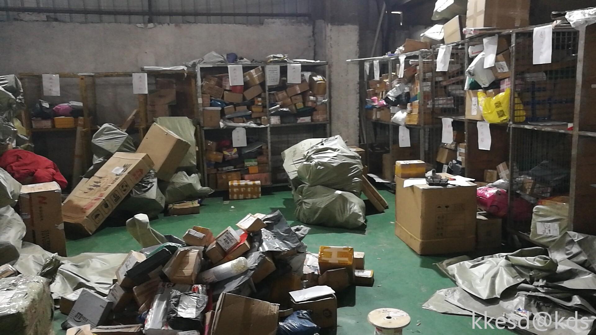 申通快递上海宝山仓库 爆仓啦