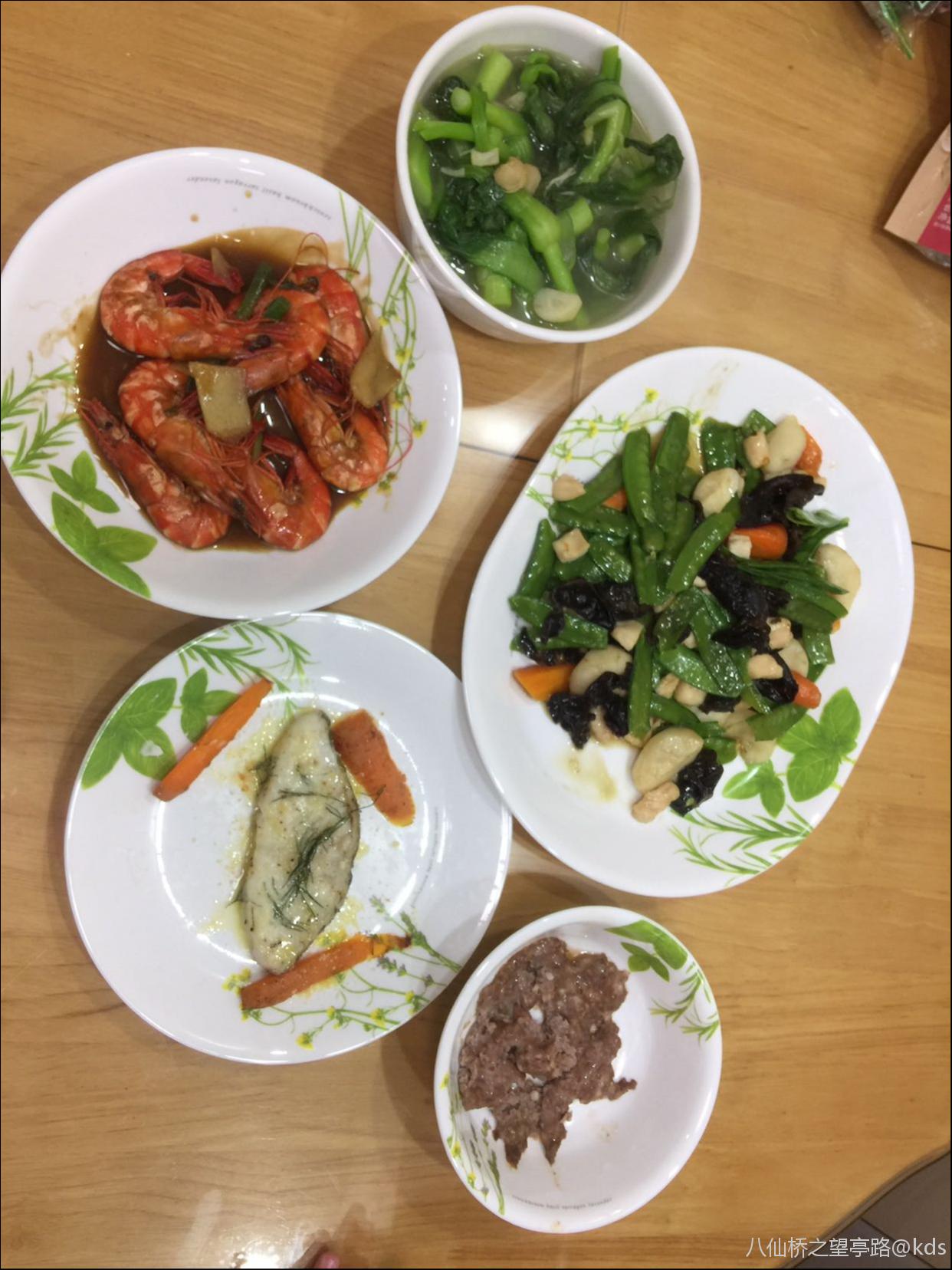 晚饭烧好,准备吃饭