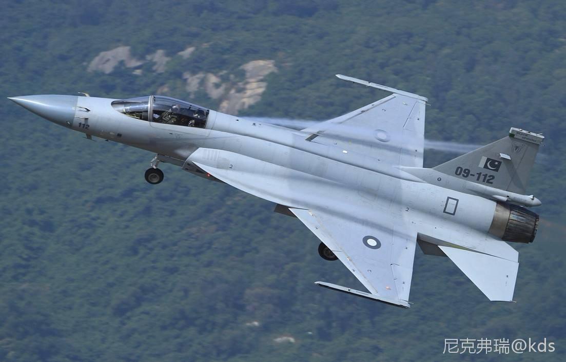 才知道 原来枭龙就是米格21的魔改版啊