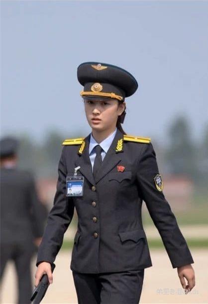 朝鲜女兵 