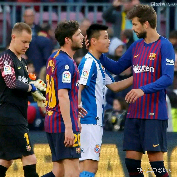 皮克对武磊说了什么?