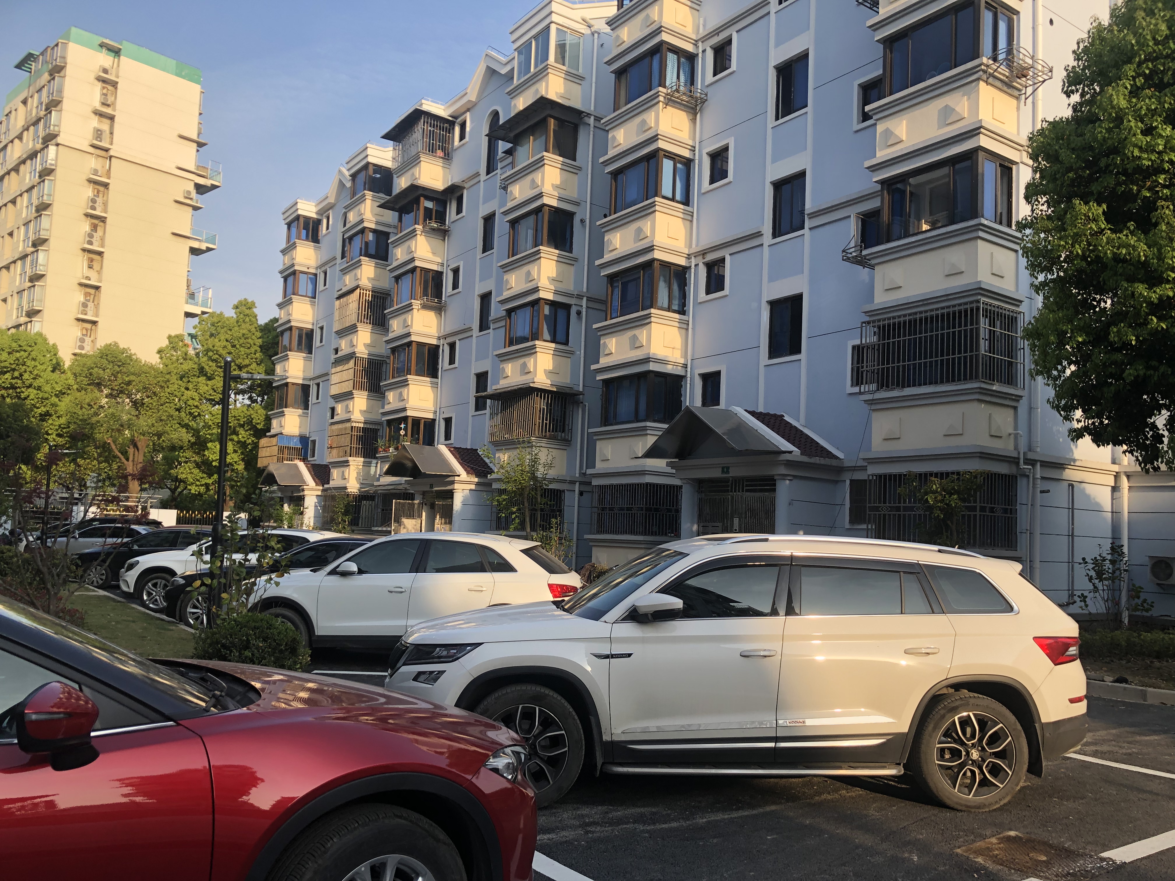 长宁老破小小区要68000一****方,我擦