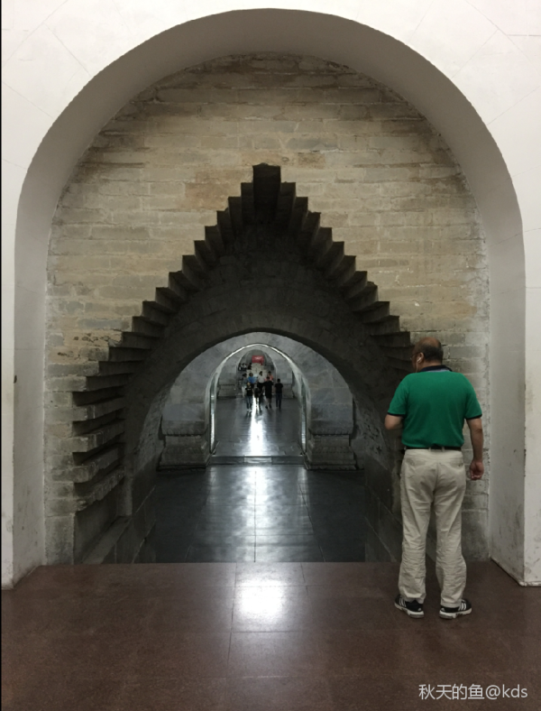 1958年定陵挖掘纪录片《地下宫殿》,太珍贵的视频素材内容.