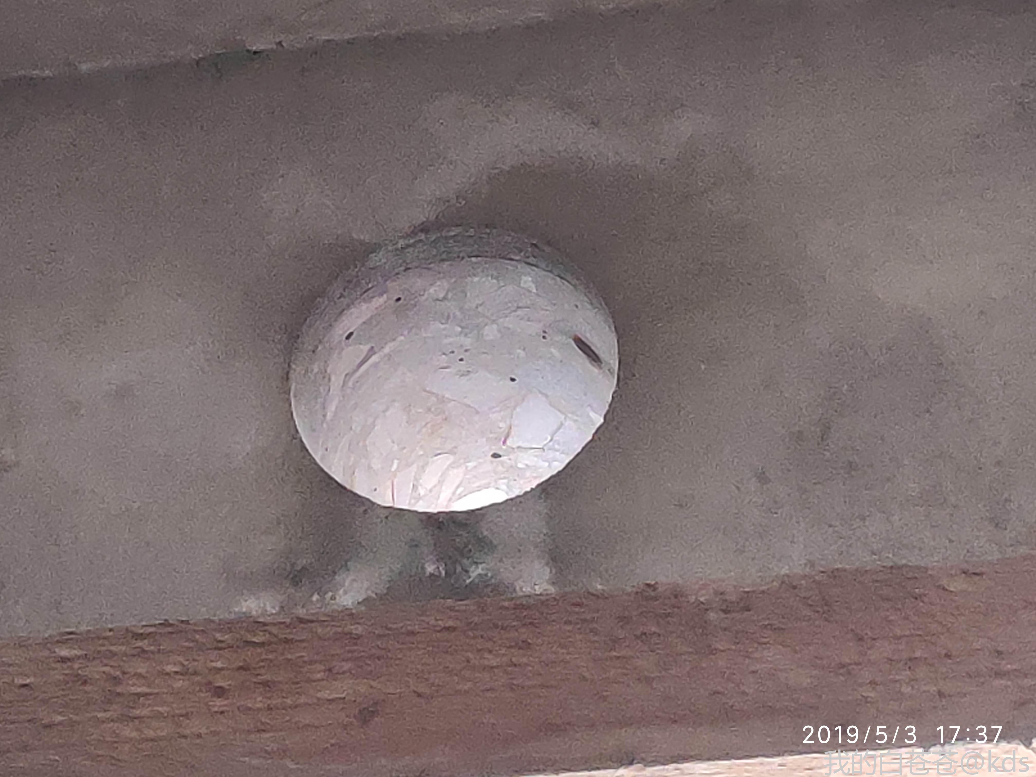 承重梁上打个洞可行吗?