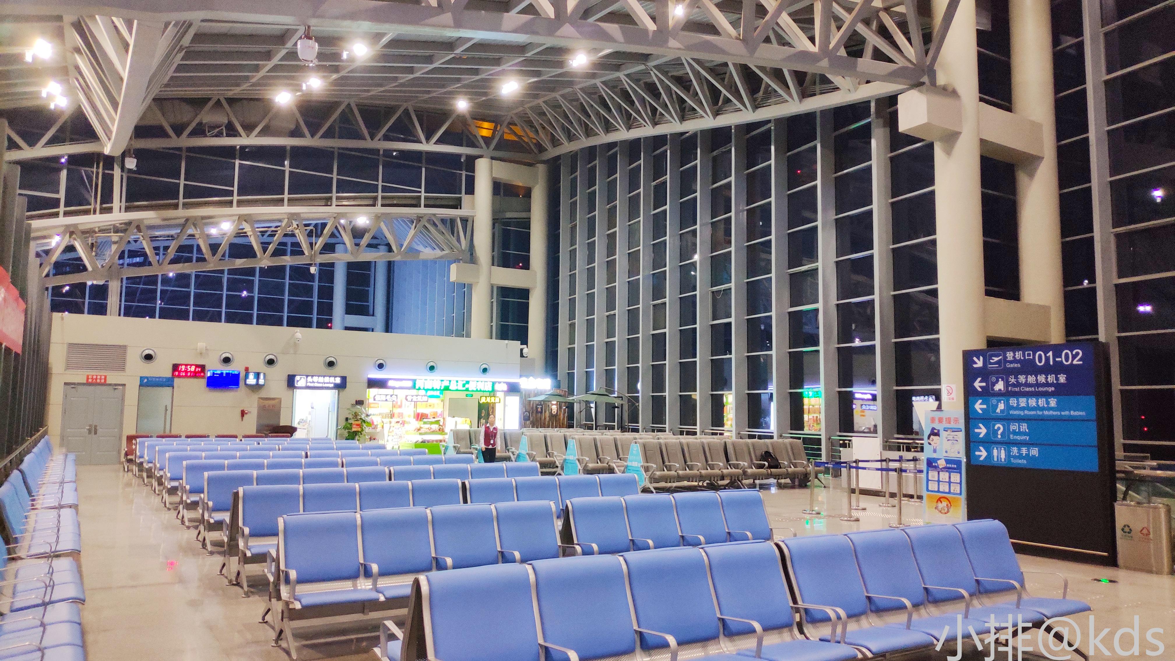 宝安机场候机厅图片