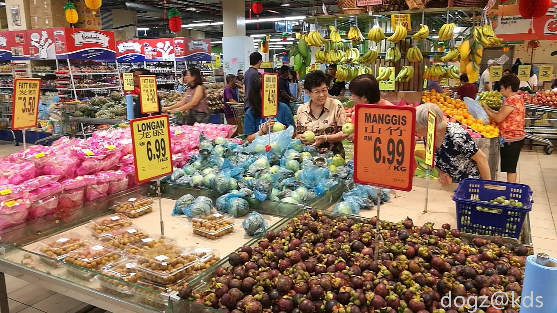 故事 当地华人称之为"霸级市场 比较类似于魔都的"麦德龙"批发超市