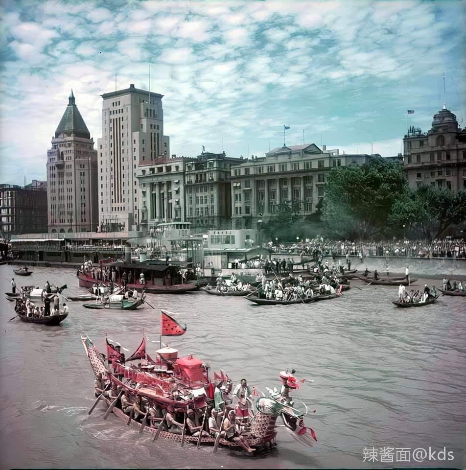 用老照片来告诉你十里洋场里那些你看得到的风花雪月和看不到的刀光