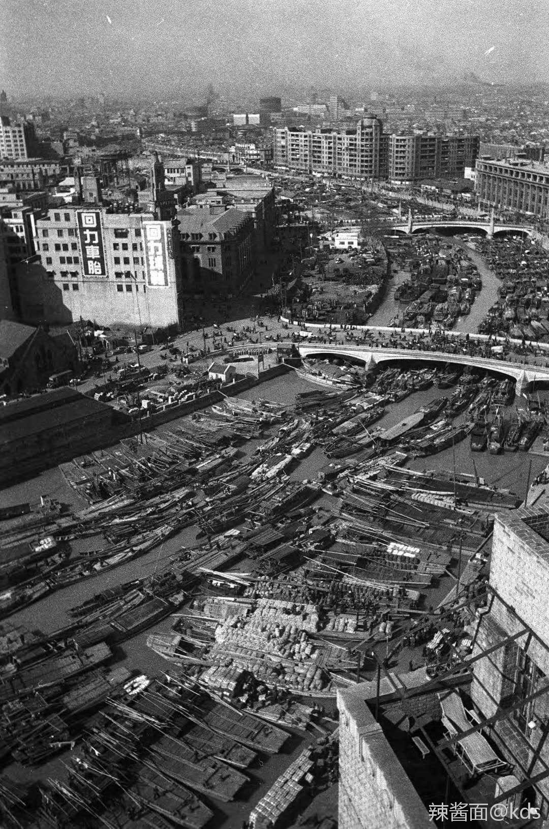 用老照片来告诉你十里洋场里那些你看得到的风花雪月和看不到的刀光