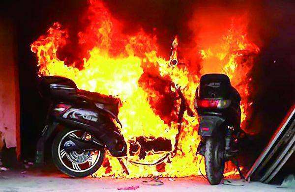 双田不插电混动车用的镍氢电池容易着火伐