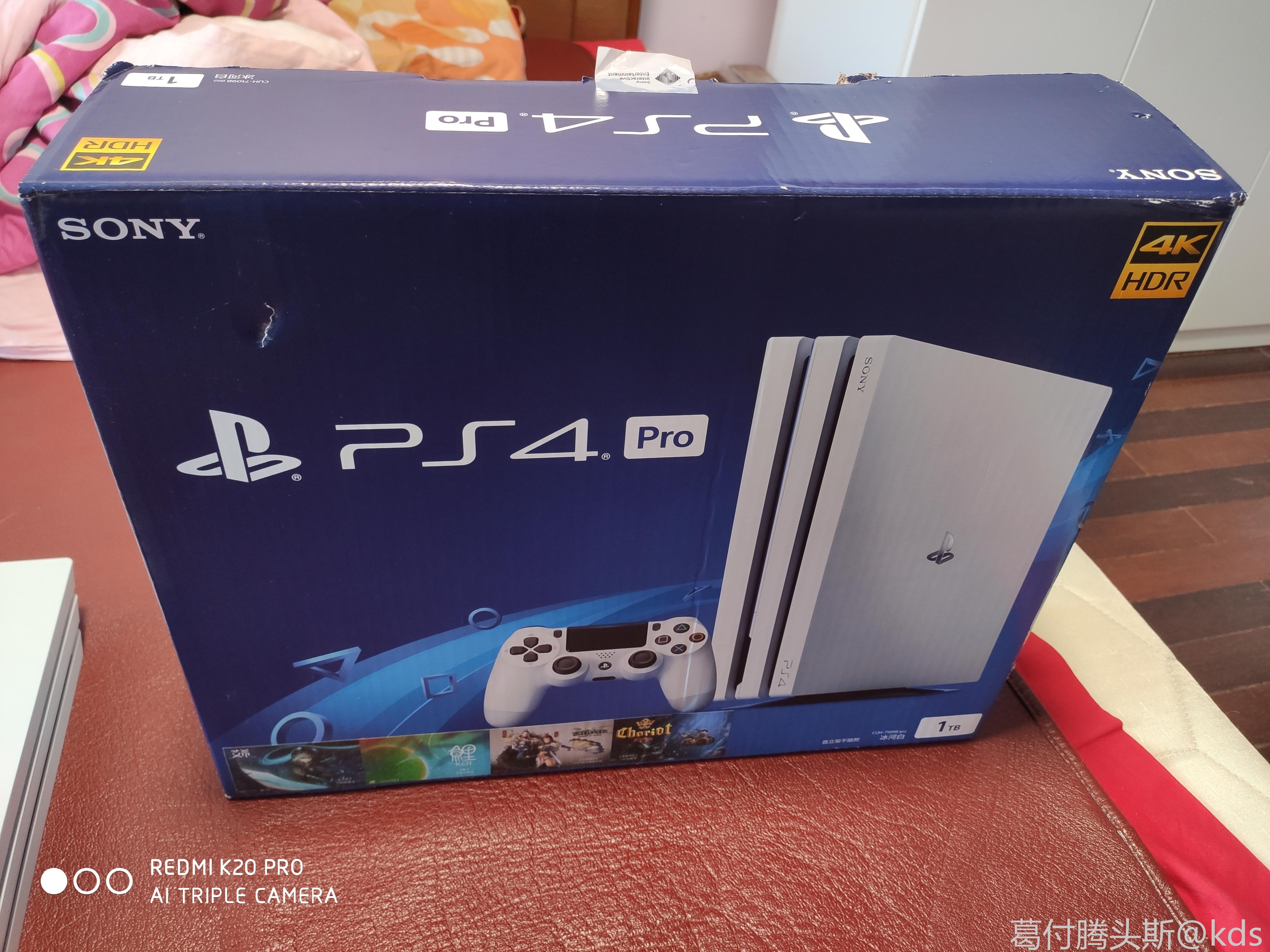 出自己家里闲置的ps4 pro白色