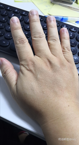 中年男人有没有钱,看手就知道了