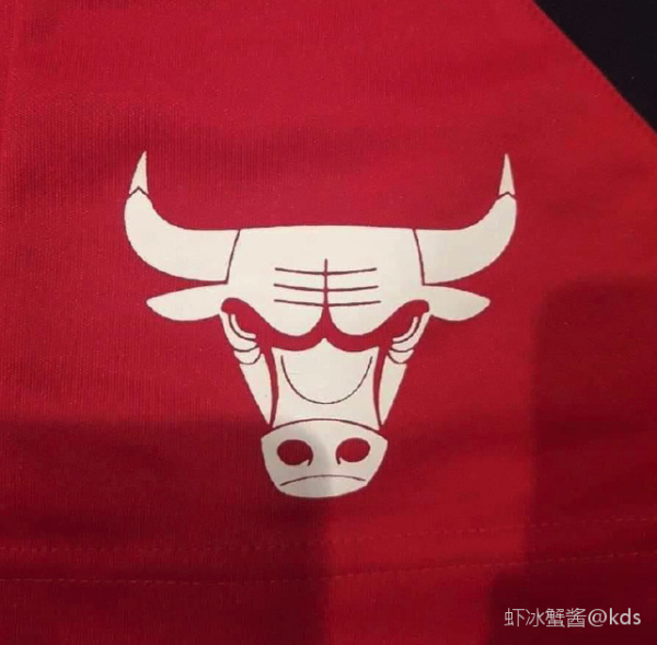 公牛队队标倒过来看是什么?