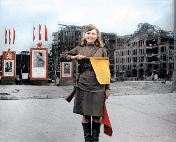 来几张前苏联时期各城市的街景照片