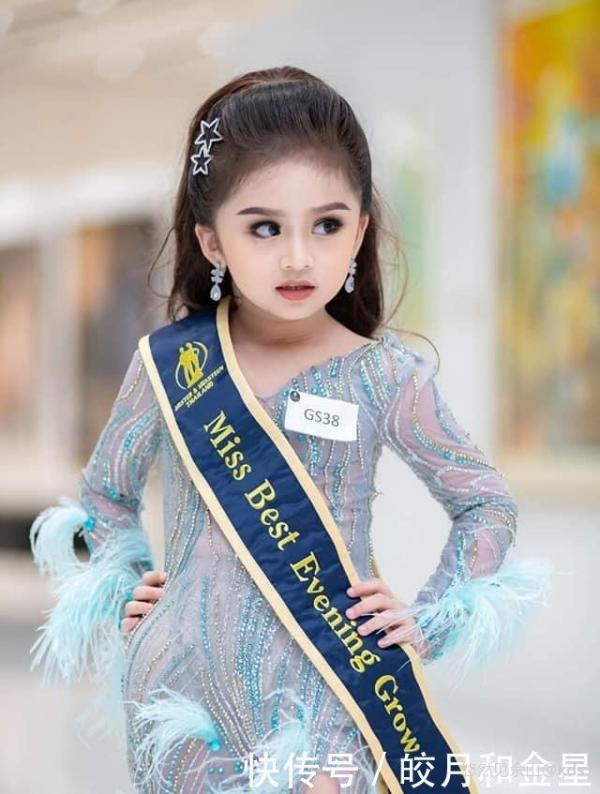 泰国小萝莉获儿童选美冠军后走红