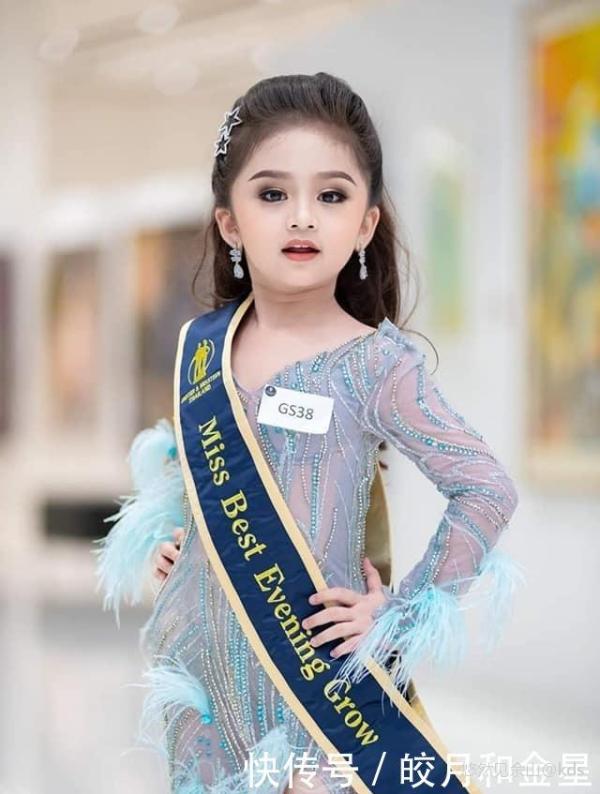 泰国小萝莉获儿童选美冠军后走红
