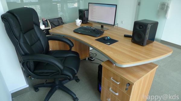 好公司都是可以在办公室座位上抽烟的