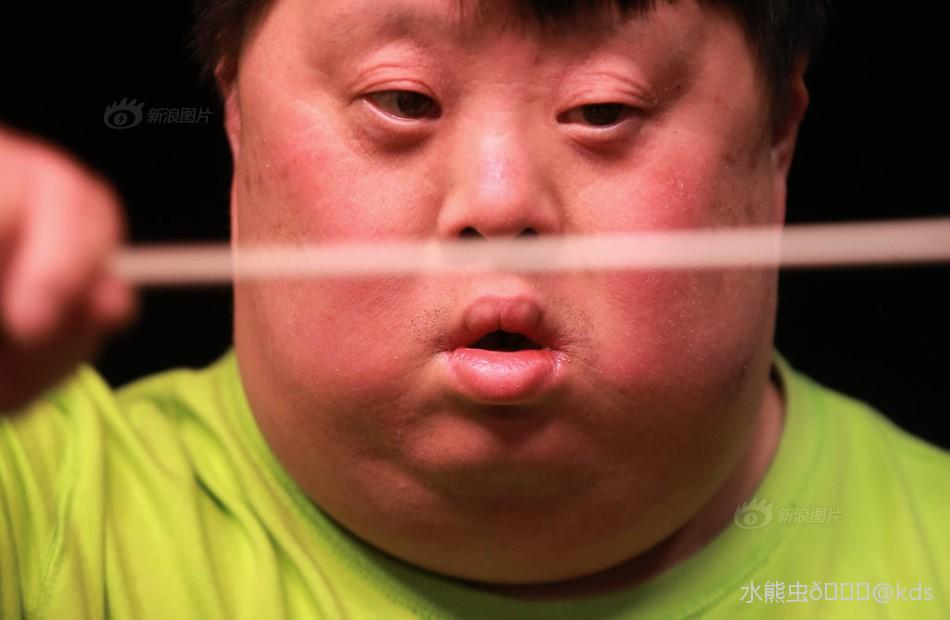 这个人好像现在么声音了