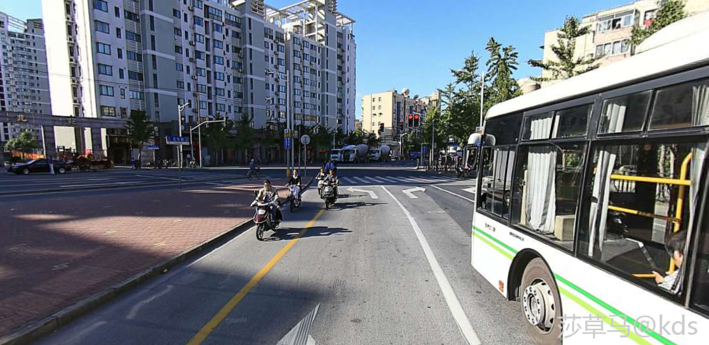 请教t 字路口右转问题