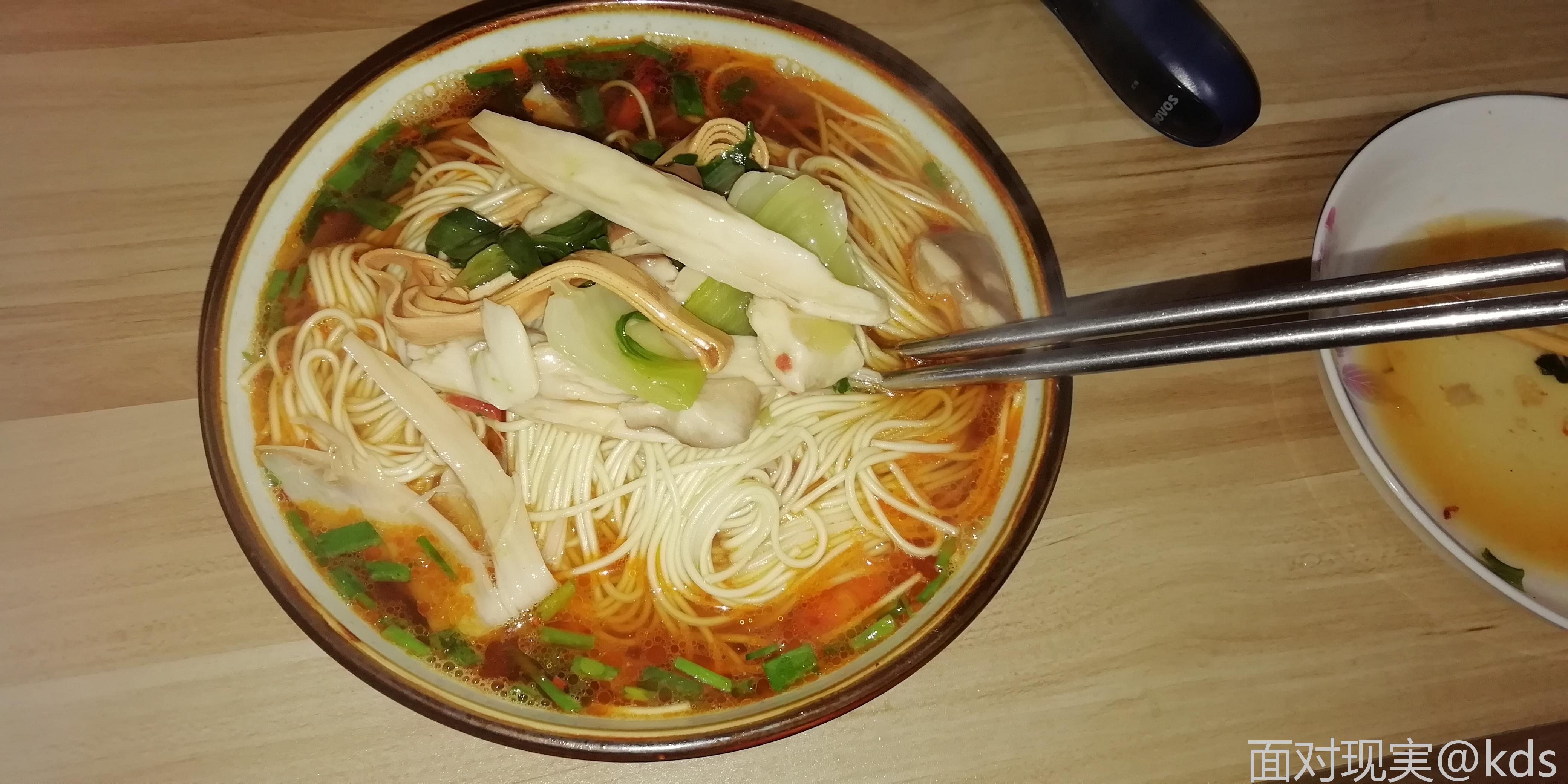 为什么素浇面越来越卑微了?