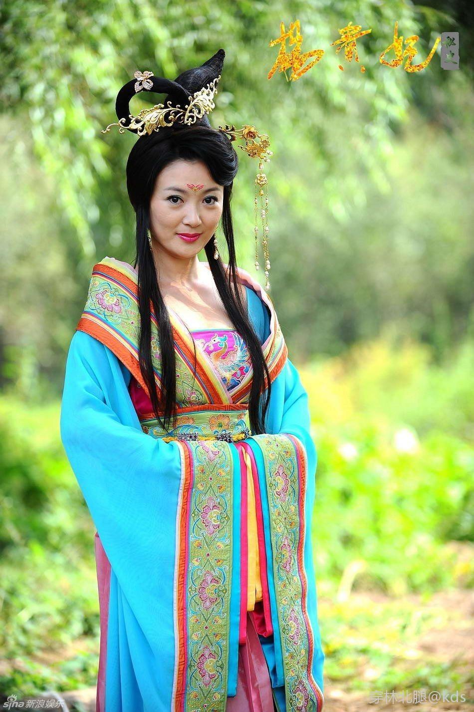 陈菲儿,女神,一下也老了,气质不错!