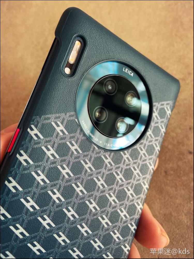 买的第5部华为mate30系列手机—青山黛.