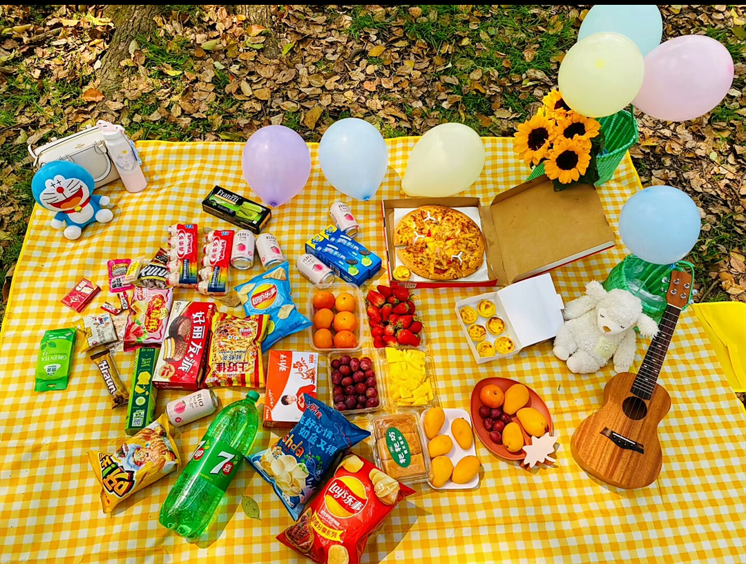 一看好多零食,吃这么多零食真的好么