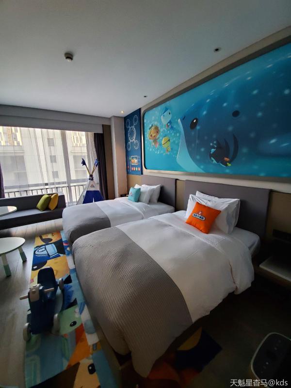 逐渐复苏的希望～5.1报复性郊游:酒店爆满,景区严控,美女如云