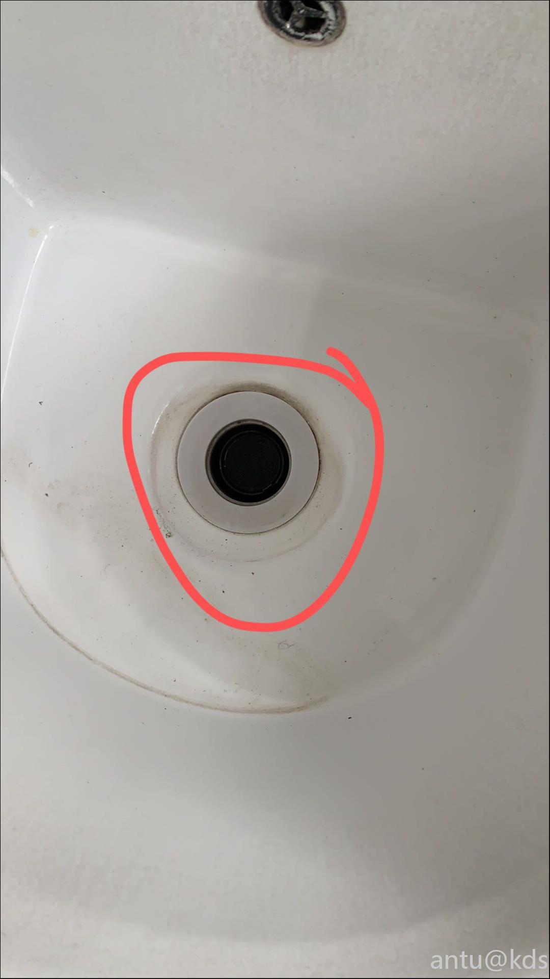 拖把池塑料下水管漏水了,怎么更换啊?