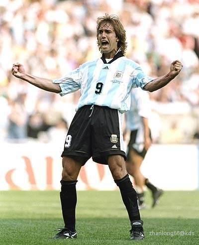 给阿根廷现在一个巴蒂,可以拿世界杯了吧