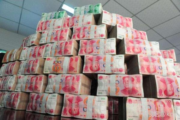 小区物业奖励考上北大学生考生10000万