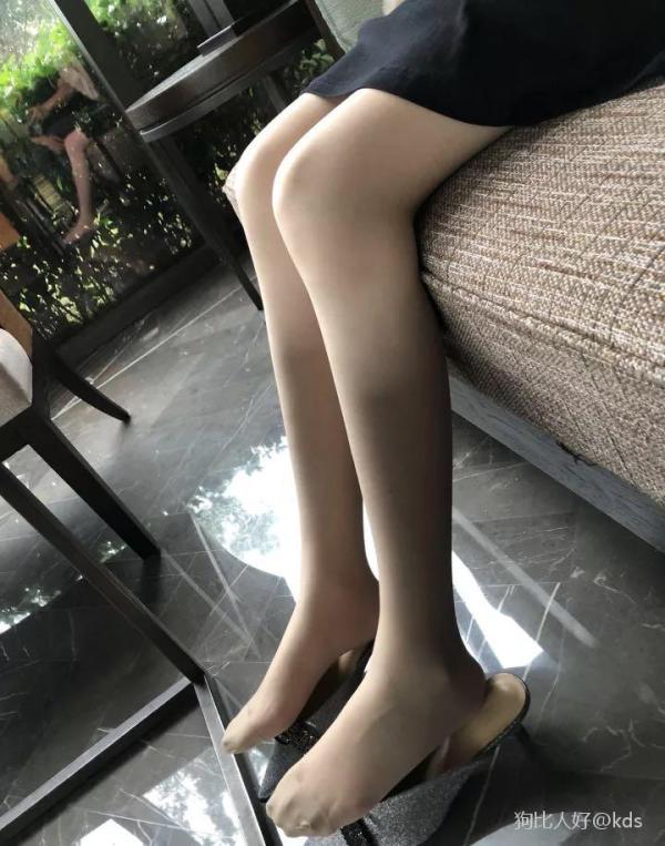 一点规矩都没一坐下来就喜欢脱鞋