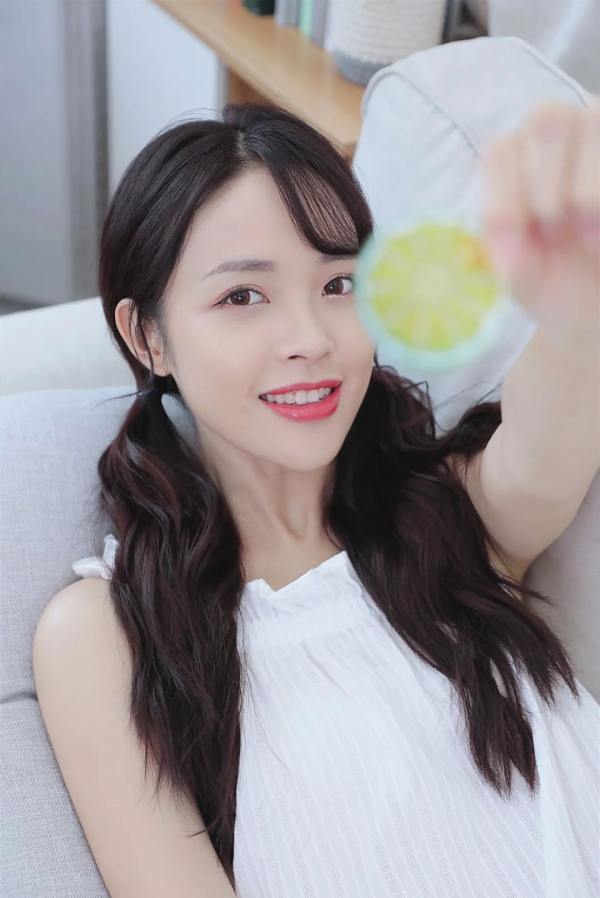 丝姐小芸生活中的各种形象,不愧是最美丝姐,没有之一,你们看了有什么