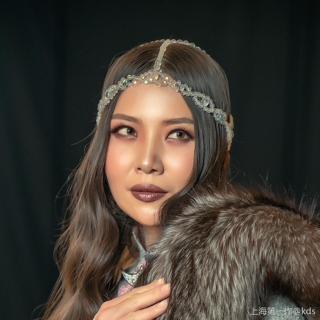 外蒙古国女歌手图片