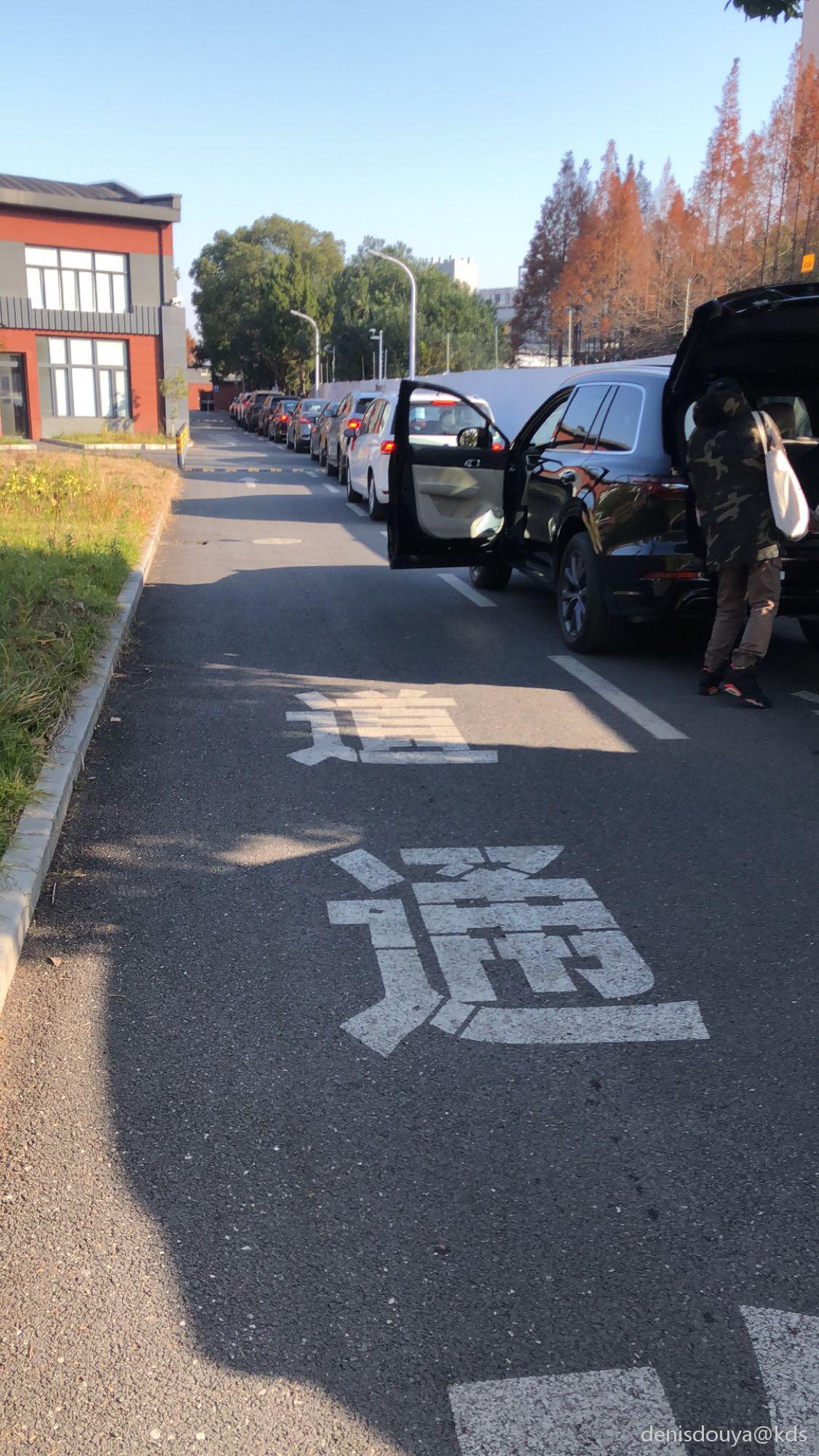 早上9点在安汾路车管所,车山车海.