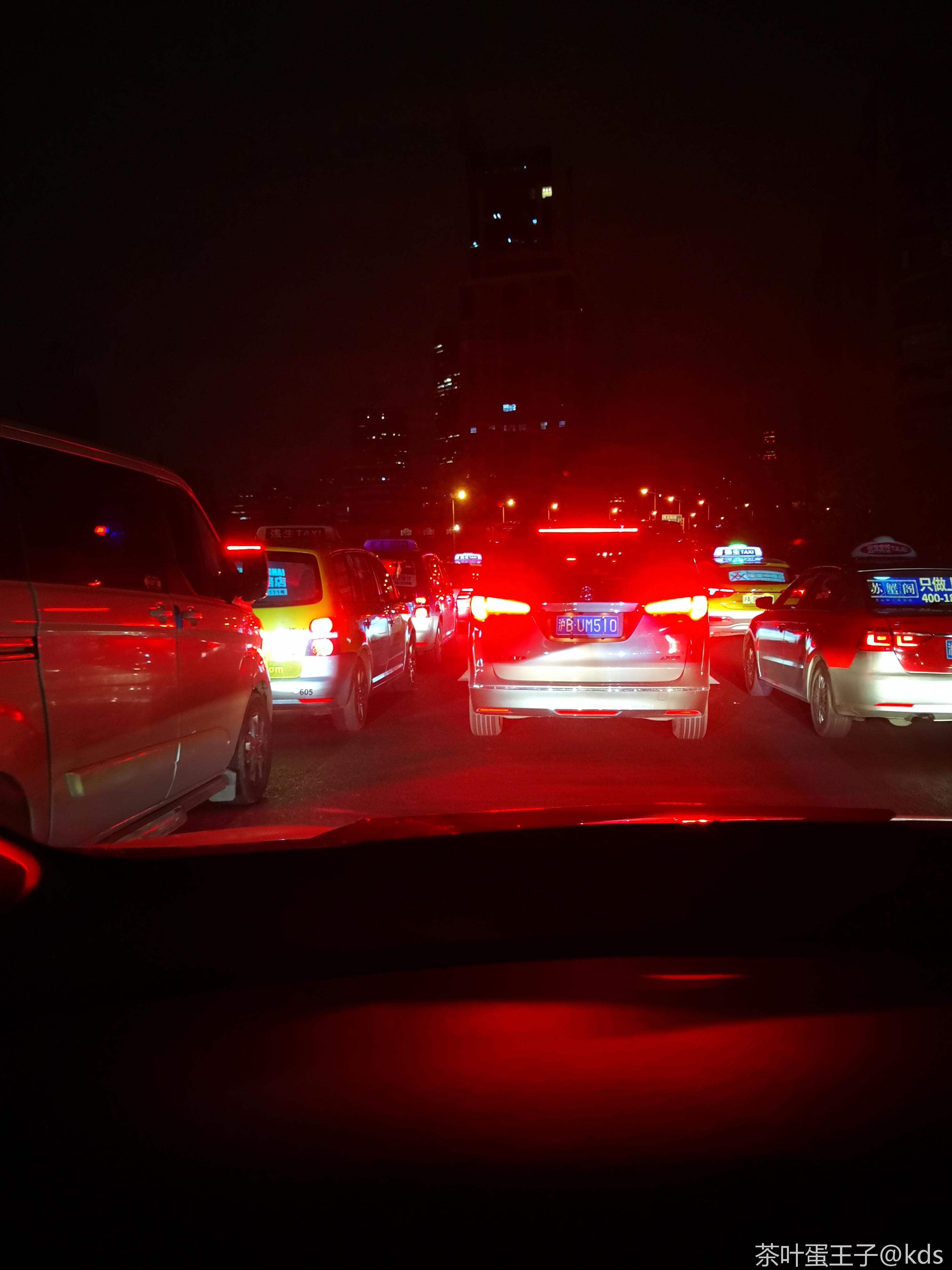 上海晚上堵车图片图片